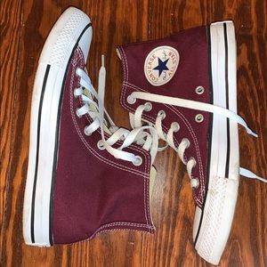 maroon converse-new